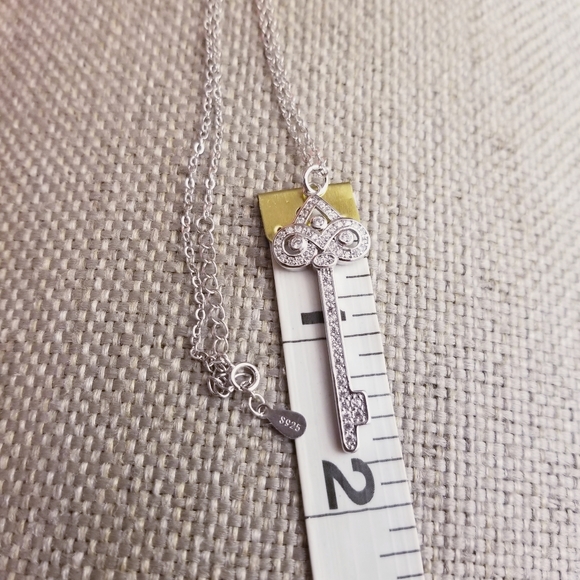 .925 Sterling Silver CZ Key Pendant Necklace 17in - Picture 5 of 5